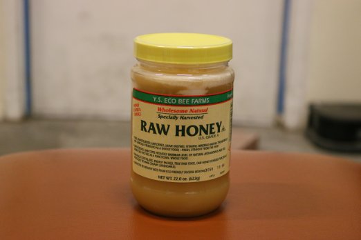 Honey for eyes: Look for pure raw honey for best results! 